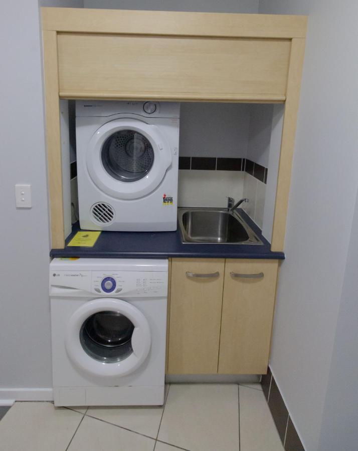 Caloundra Central Apartment Hotel Official Eksteriør bilde